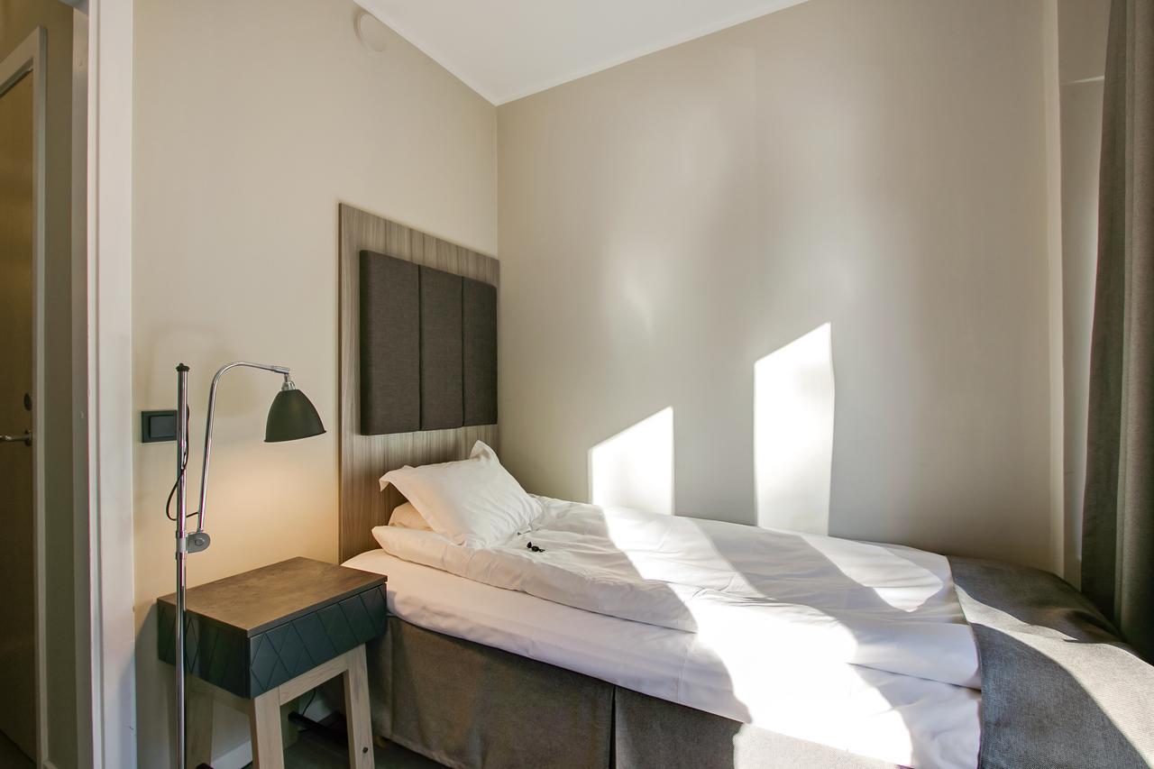 Small Single Room,655938207:JPEG
